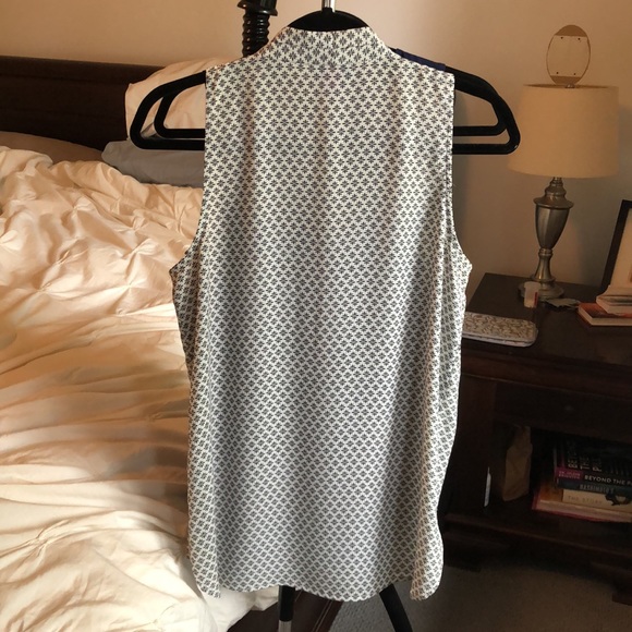 Vince Camuto sleeveless top - Picture 4 of 6